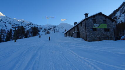 Neve fin da subito sulle piste.