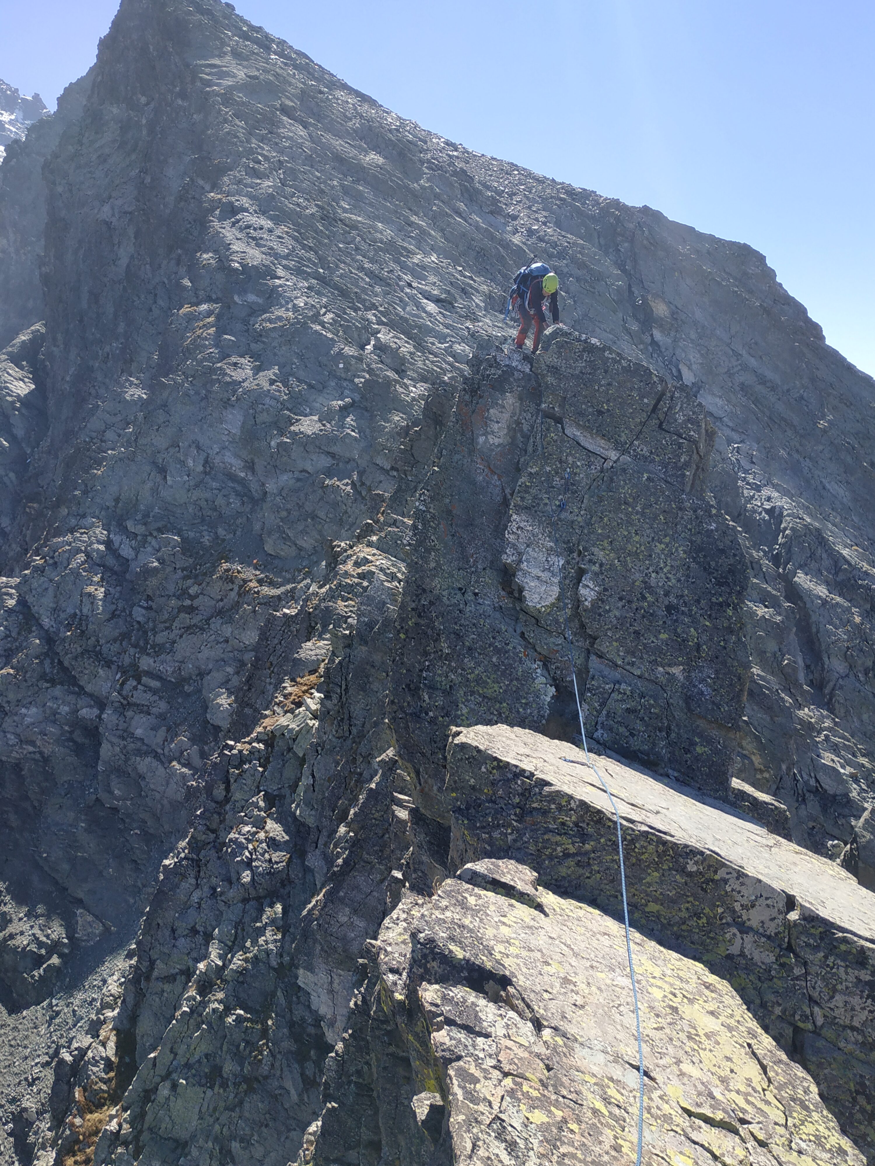 Un susseguirsi di torrioni con calate e risalite continue