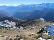 Il canale sud della Bellavarda e, sullo sfondo, il Monviso.