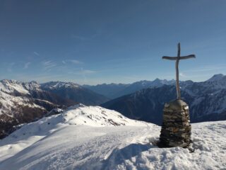 Croce di vetta e cresta di salita