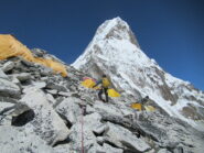 Il Campo 1 con la vetta sullo sfondo