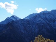 M.te Tovo e M.te Camino con la Cresta Est dalla cima.