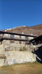 la punta sopra i tetti di Courtil