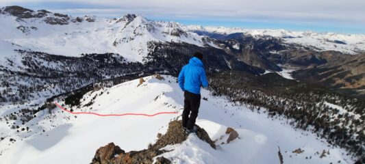 Dalla cima un'occhiata alla discesa