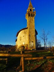 San Giorgio, notare il campanile...