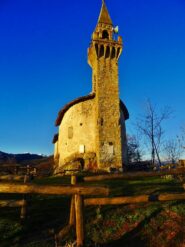 San Giorgio, notare il campanile...