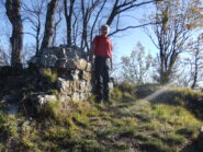 Tra i pochi resti della Torre d' Ubaga