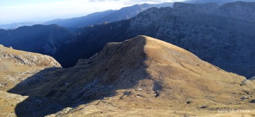 Discesa dalla normale e a dx il Vallone di discesa 