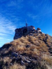 la cima dal versante NO