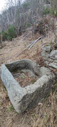 Vasca in pietra a Scialva