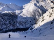 Salendo verso l’attacco del canale