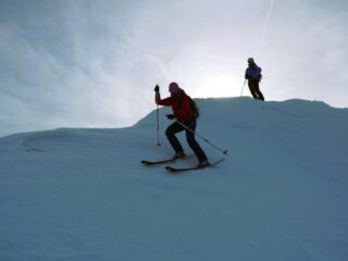 Sul breve tratto sotto la cima sul versante nord