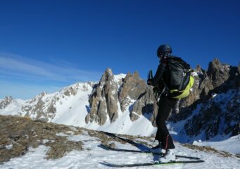 In cima, sguardo verso i Cerces