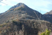 Dalla strada per Chemp vista di Col Fenetre e Croix Courma con i villaggi di Fey dessous e dessus