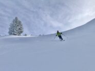 Belle curve sotto il Monte Begino