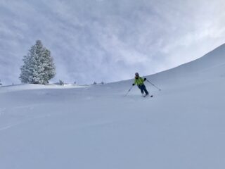 Belle curve sotto il Monte Begino