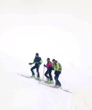 bianco il cielo bianca la neve nessun riferimento.