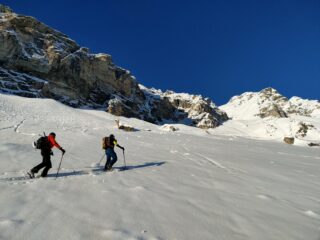 Quasi sotto le cascate, davanti a noi l'ingresso del canale