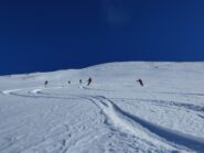 Innevamento migliore alla base del pendio ovest