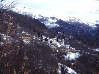 Oncino visto dalla strada per Ruetto.
