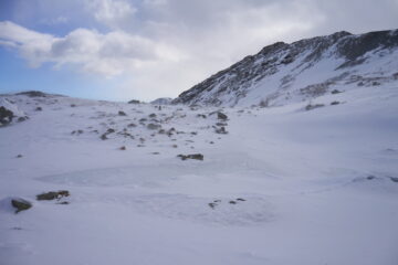 Lago Raty, poca neve e tanto vento