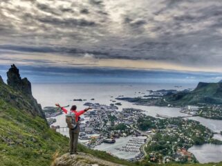 Svolværgeita (a sinistra) e Svolvær