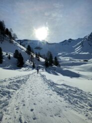 Dal pianoro si vede tutto, fin troppo tracciato