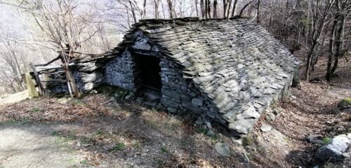 baita con mangiatoia