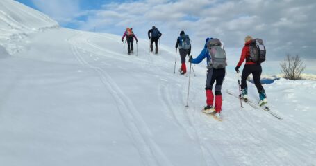 si sale a fianco delle piste 