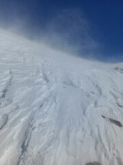 Ultimi pendii sotto la vetta... il vento 