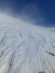 Ultimi pendii sotto la vetta... il vento 