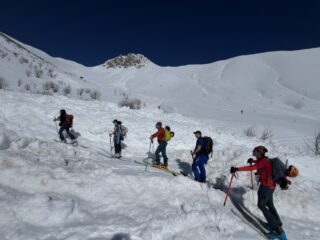Foto di Lorenza: il Gruppo attraversa la valanga
