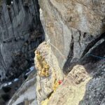 Secondo tiro di 6b: camino visto dall'uscita della grotta