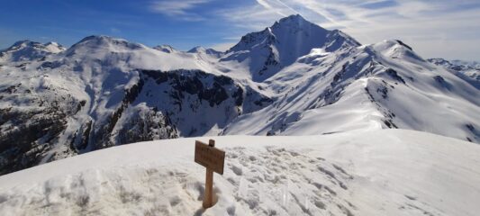 Dalla cima verso l'innevatissima Rognosa
