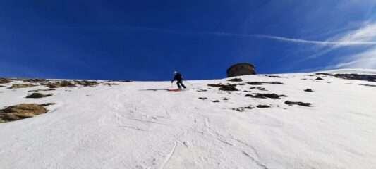 Discesa lato sud sotto la cima