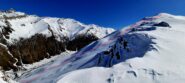 Verso la cima con vista sulla prima discesa