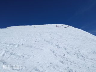 Alla fine del traverso guardando verso la cima