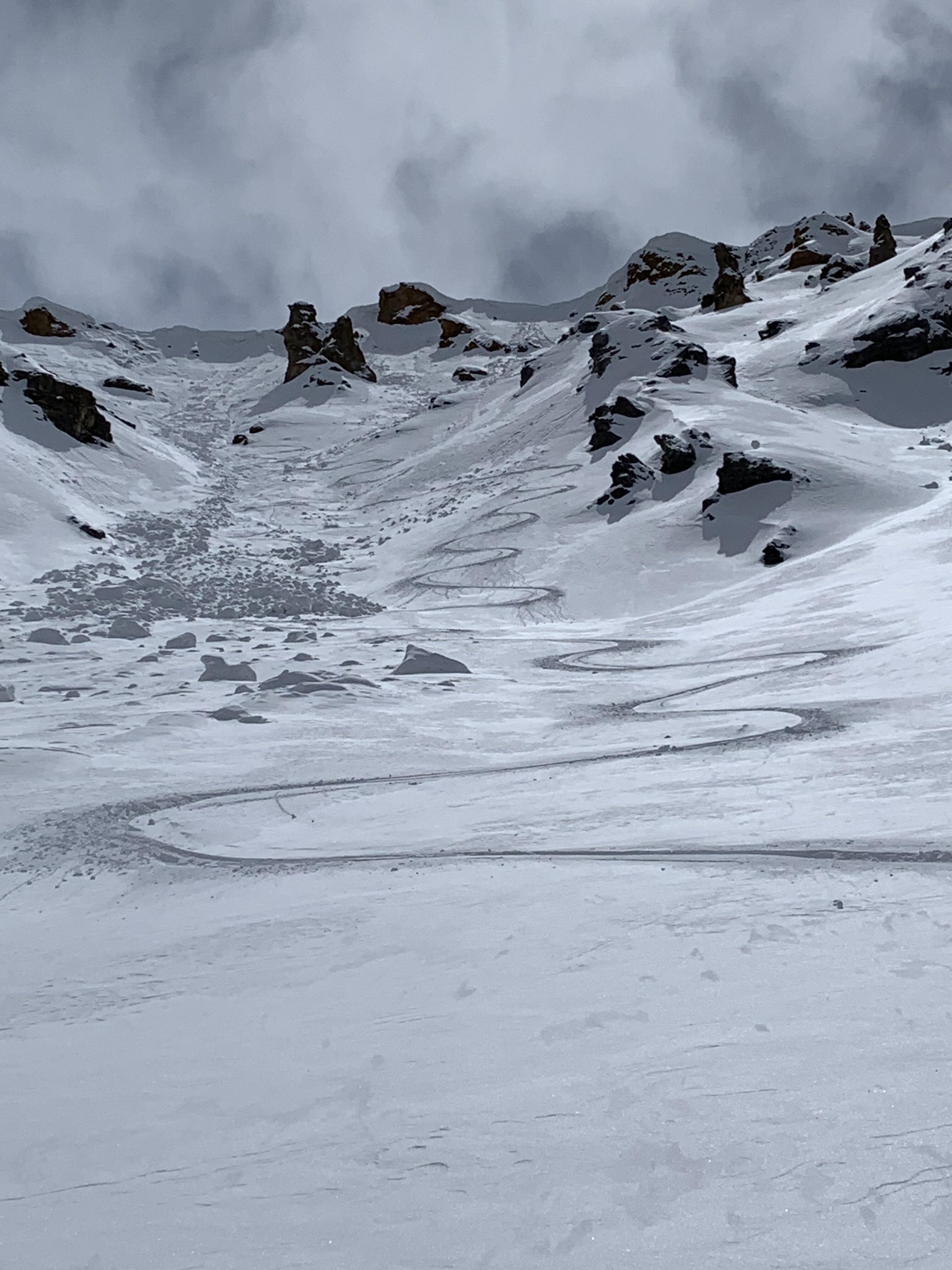 Una cornice è già caduta, altre incombono