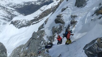 Il breve tratto da srampicare, che ci fa sembrare dei duri