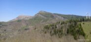 Al centro il Monte della Guardia dalla Rocca Ferraira 