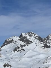 La linea sciata, vista dalla Nord dell'Oronaye