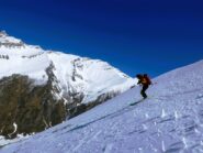 Tratti di neve compatta 