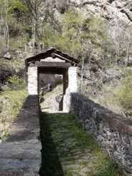 Il ponte di Moretta, scendendo da Perloz