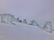 Seracchi fotogenici a metà discesa