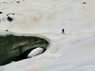 Ponte di ghiaccio sul ghiacciaio di Gorner