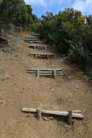 I tanti scalini che agevolano la salita