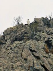 La Madonnina sopra la chiesetta