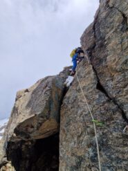 Tratto atletico sopra la sosta a chiodi