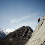 Fla Sulla rue de la Guerison che corre a sinistra.