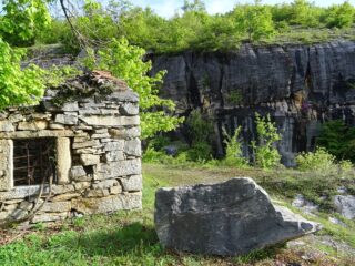 Vecchia cava sotto il Castelletto